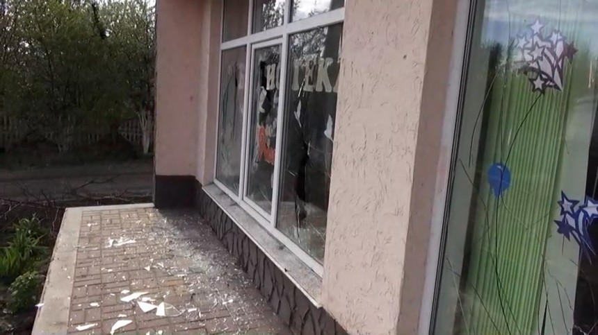 Когда полетели снаряды, дети пытались укрыться в соседних домах. Руслан Нефедов не успел. 