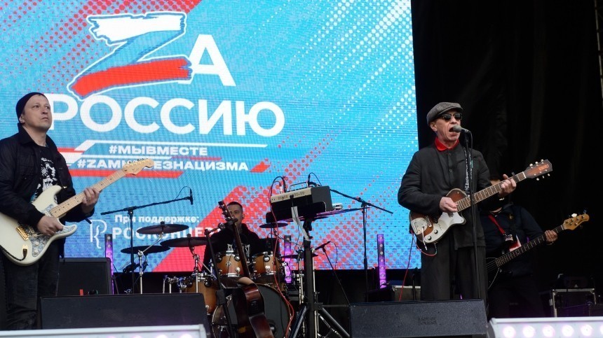 Музыкант Вадим Самойлов сообщил поклонникам, что хостинг заблокировал записи выступлений и все новостные сюжеты о них.