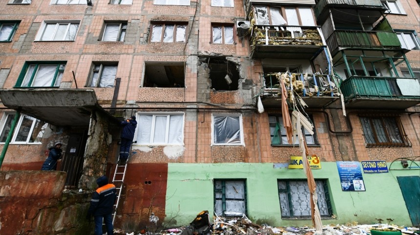 Врачи продолжают спасать жизни в зажатой между трех огней ВСУ Горловке
