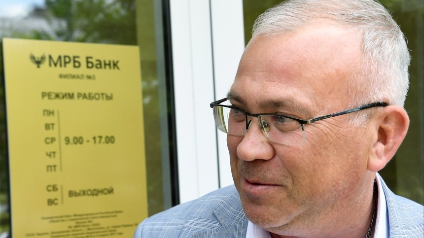 В Энергодаре поблагодарили сотрудников Росгвардии за спасение жизни мэра