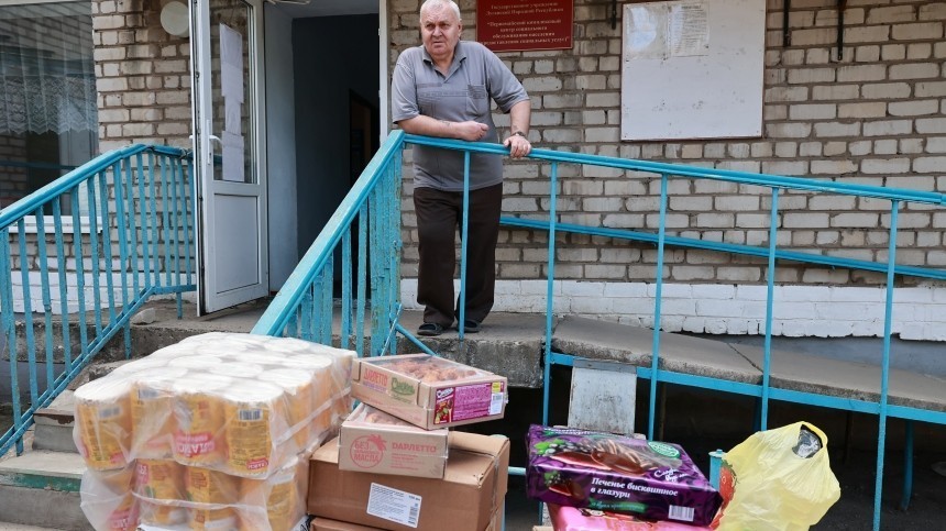 Три десятка фур с гуманитарной помощью прибыли в Бердянск в День защиты детей