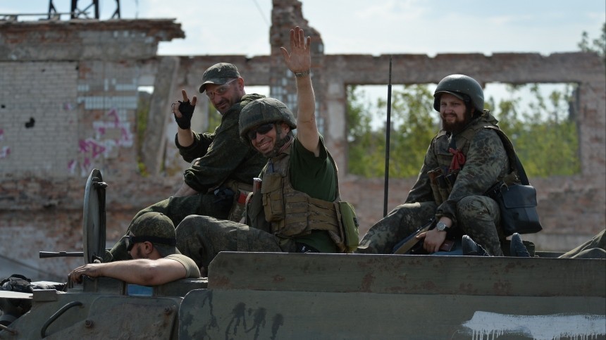 Российские войска и подразделения ЛНР закрепились под Соледаром