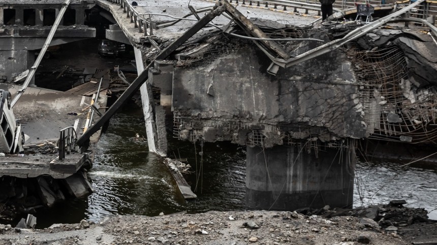 ВСУ при бегстве из Лисичанска подорвали все мосты и путепроводы