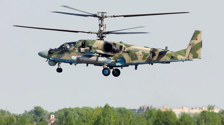 Опубликовано видео уничтожения пунктов и техники ВСУ ударными вертолетами Ка-52