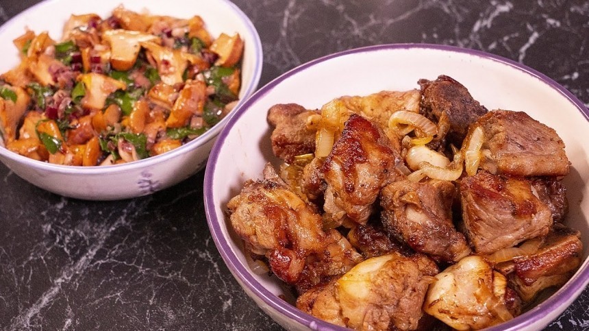 По-домашнему вкусные: рецепт свинины с лисичками и зеленью от шефа Емельяненко