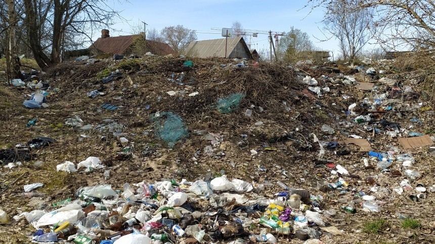Мемориал Лысая гора в Волгограде потонул под тоннами строительного мусора