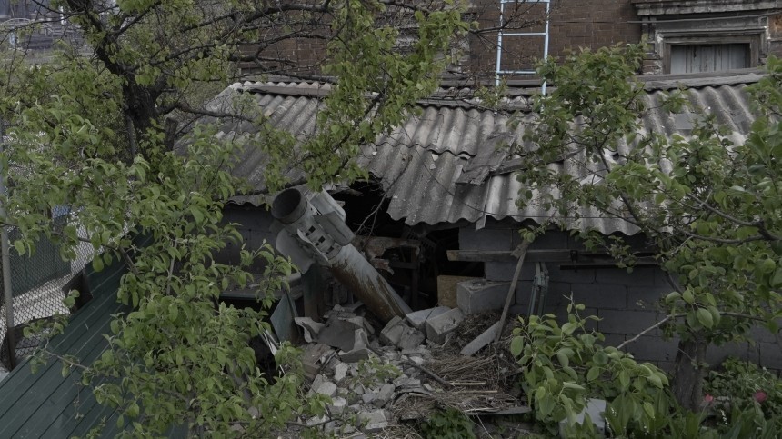 Один ребенок погиб и двое ранены при обстреле украинскими боевиками Горловки