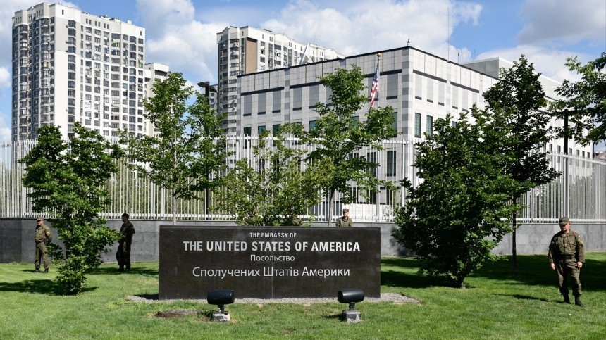 Госдеп призвал граждан США немедленно покинуть Украину