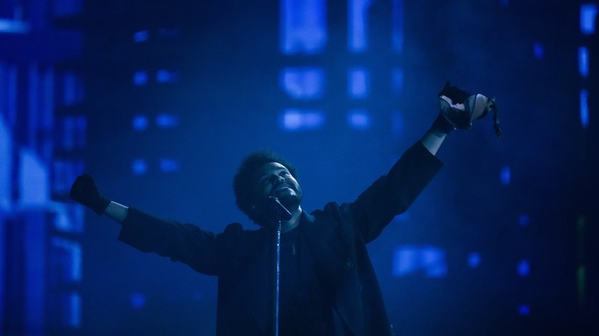 „Я хотел выйти и извиниться“: The Weeknd сорвал концерт из-за отсутствия голоса