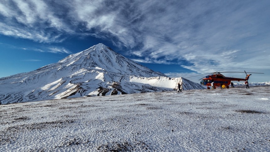 Условия суровые: как спасатели будут спускать тела альпинистов с вулкана Камчатки