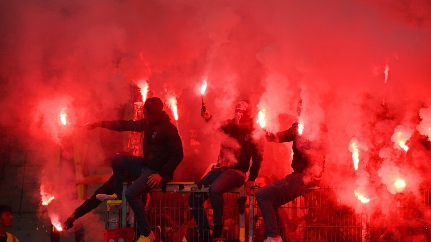 Футбольные фанаты устроили массовую драку перед матчем Ниццы и Кельна