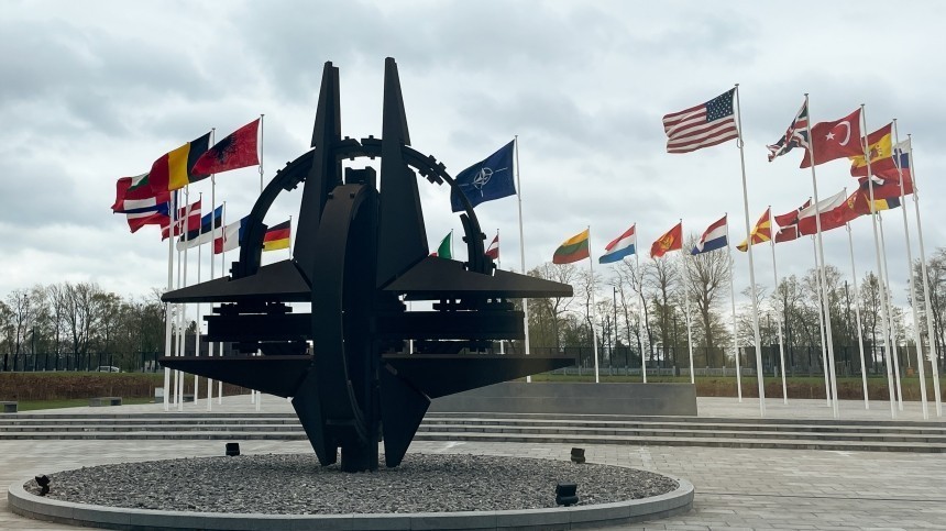 Столтенберг призвал страны НАТО готовиться к длительной войне