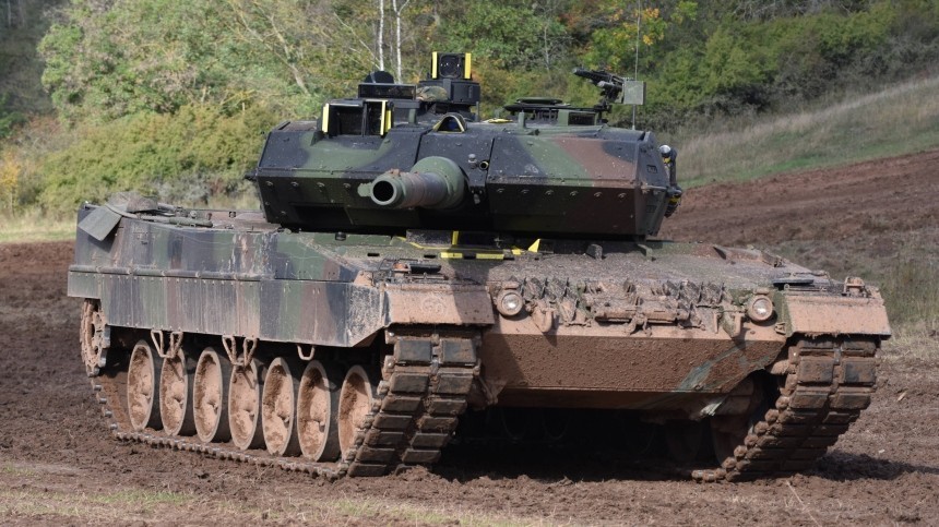 Зеленский обвинил Германию в нацизме из-за отказа поставлять танки на Украину