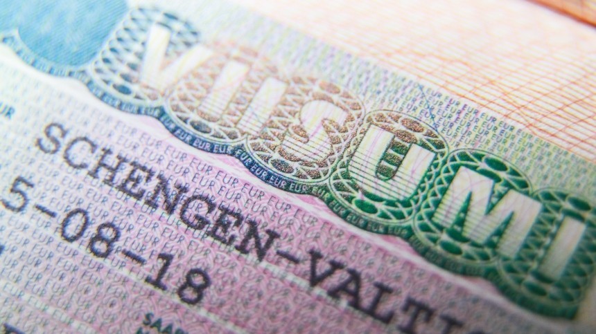 Страны Прибалтики и Польши прекратили пускать россиян с шенгенскими визами