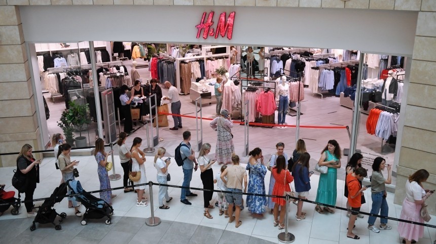 Компания H&M сообщила о закрытии 20 магазинов за Уралом до конца октября