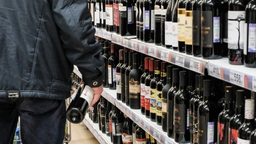 Может не хватить: В Россию стали возить намного меньше алкоголя