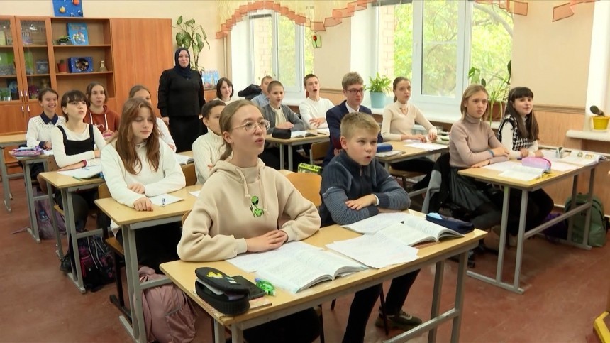В Запорожскую область приехали преподавать 14 учителей из Дагестана