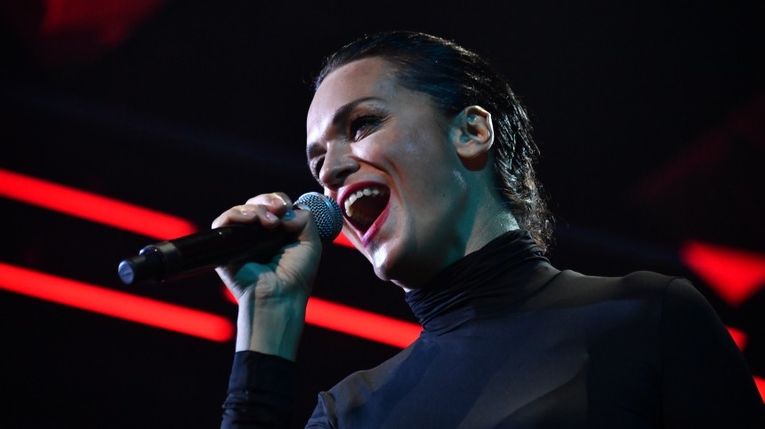 Без вас было бы все плохо: певица Слава призналась в любви к участникам СВО