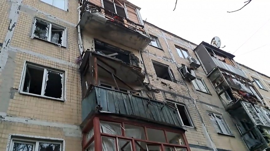 Украинский снаряд прямым попаданием убил подростка в квартире Донецка