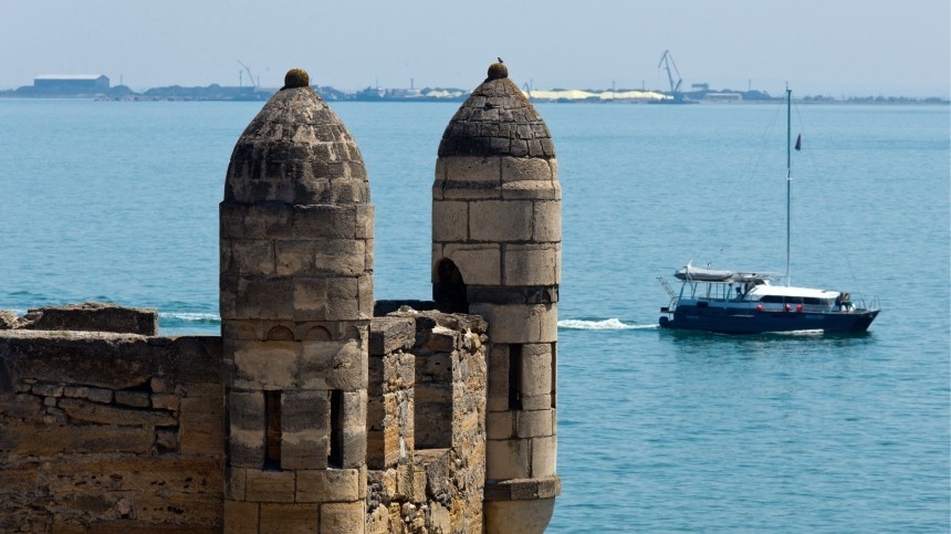Россия запретила проход ряду судов через Керченский пролив в Азовское море