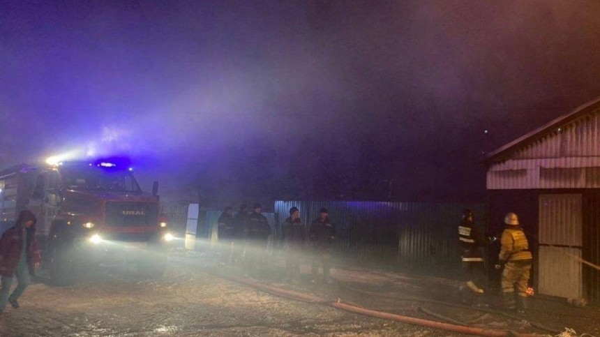 Семь человек погибли при пожаре в двухквартирном доме в Башкирии