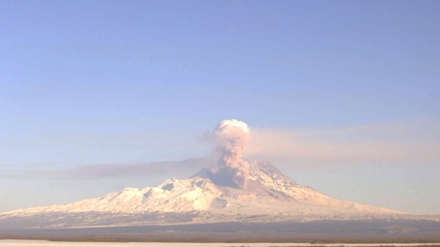 На Камчатке началось извержение Ключевского вулкана  видео