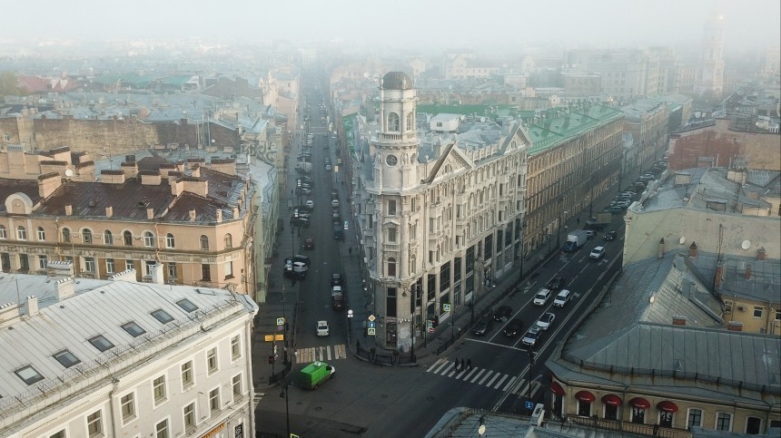 В Санкт-Петербурге пожар чуть не уничтожил историческое здание XVIII века
