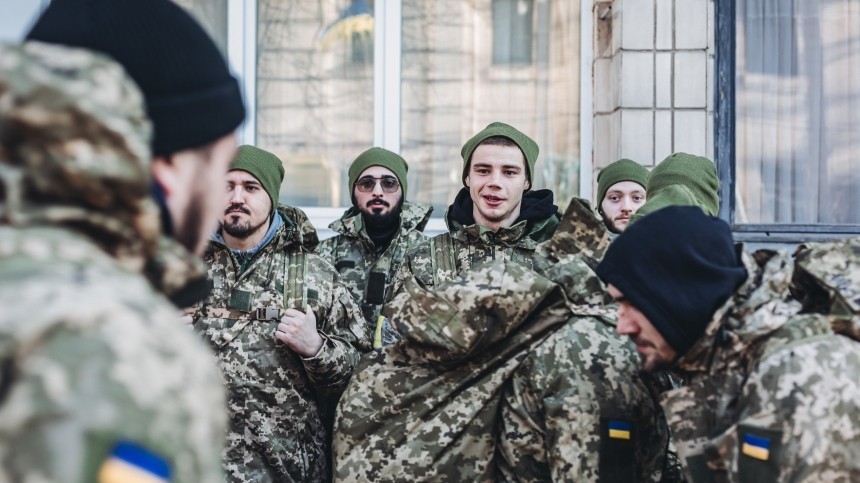 Зеленский приказал мобилизовать людей только в русскоязычных областях Украины