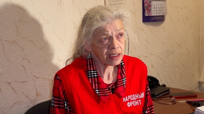 Росгвардейцы поздравили с Днем матери 71-летнюю женщину-добровольца в зоне СВО