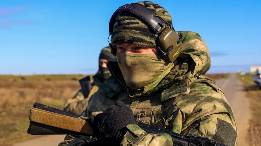 Военкор Известий показал, как подразделения Росгвардии ищут украинских диверсантов
