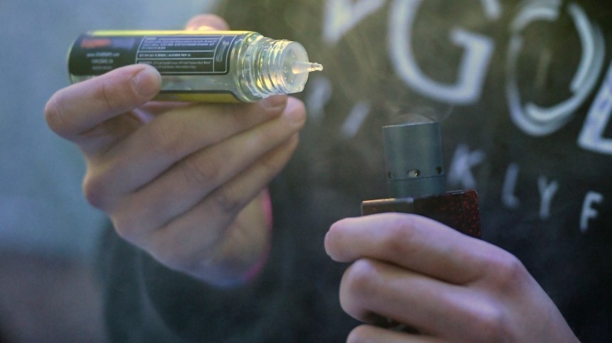 Вкусный запах смертельной зависимости: как электронные сигареты убивают детей