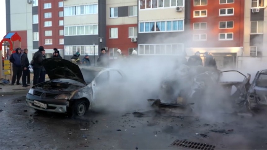 Ребенок погиб на глазах отца: несколько машин взорвались в Волгограде