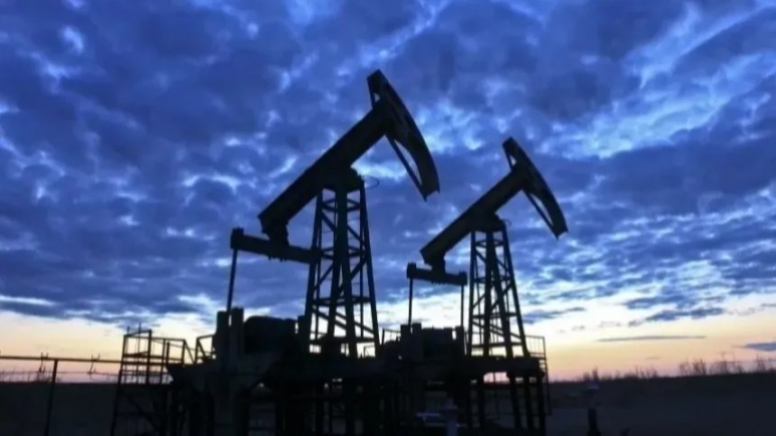 Страны G7 договорились об установлении потолка цен на нефть из России