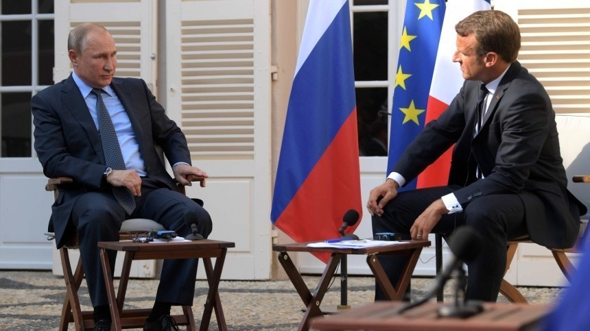 Президент Франции Макрон заявил о желании встретиться с Путиным