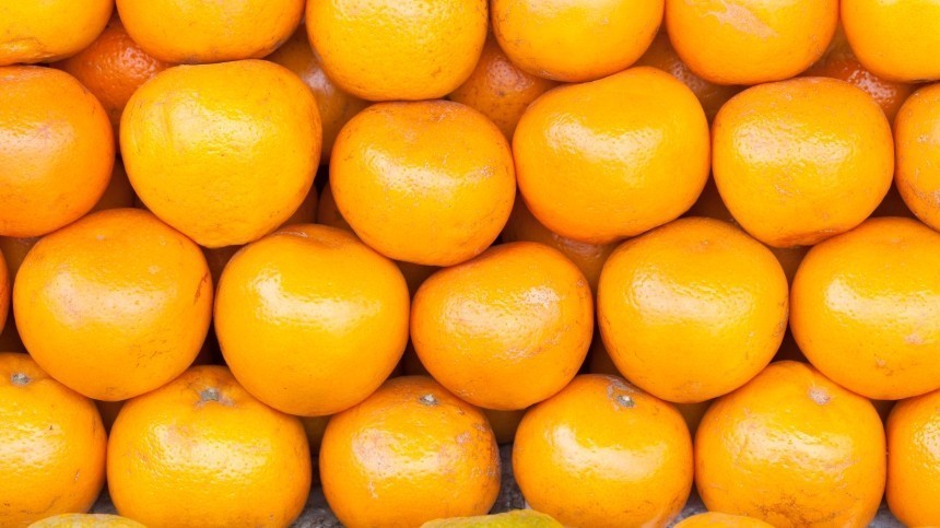 Откуда самые сладкие: Журналисты изучили предновогодний рынок мандаринов