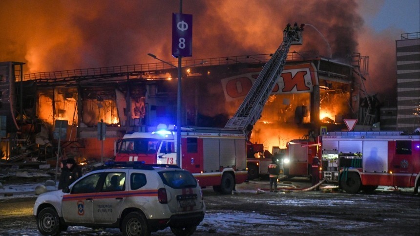 Один человек погиб при пожаре в торговом комплексе Мега Химки