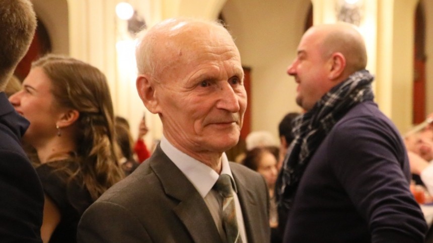 Шел, упал, очнулся реанимация: врачи спасают жизнь одного из руководителей БДТ