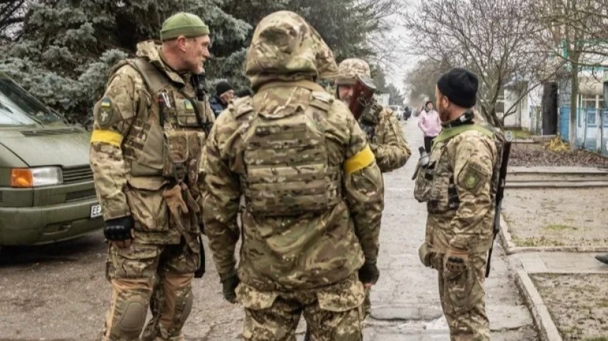 Военкор объяснил, почему бойцы ВС РФ не будут брать в плен боевиков Азова*