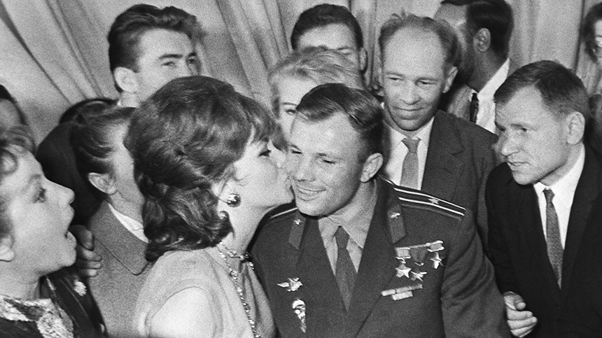 Самая красивая женщина в мире: как Юрий Гагарин покорил Джину Лоллобриджиду