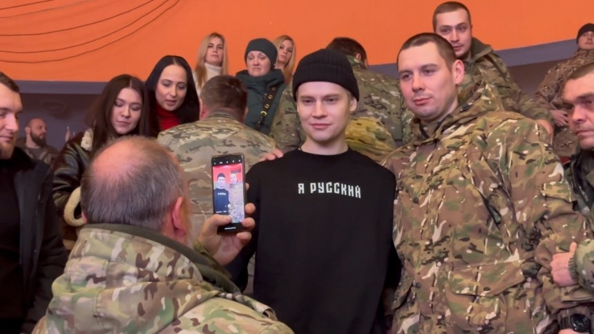 SHAMAN о встрече с бойцами Донбасса: Военные всегда смотрят прямо в глаза