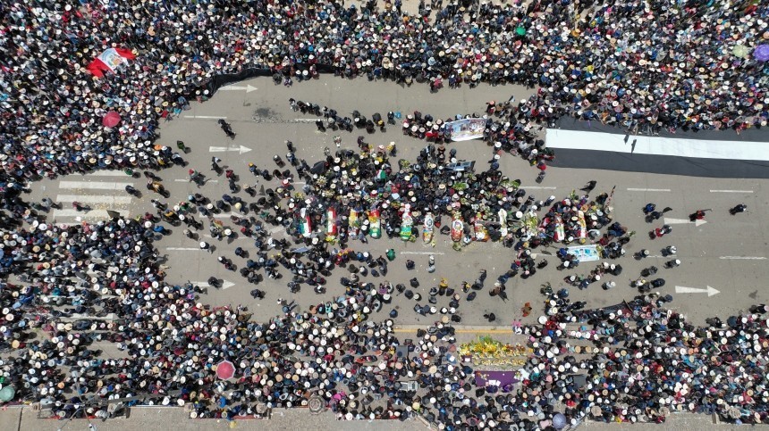 В Перу бушуют антиправительственные протесты. Есть погибший