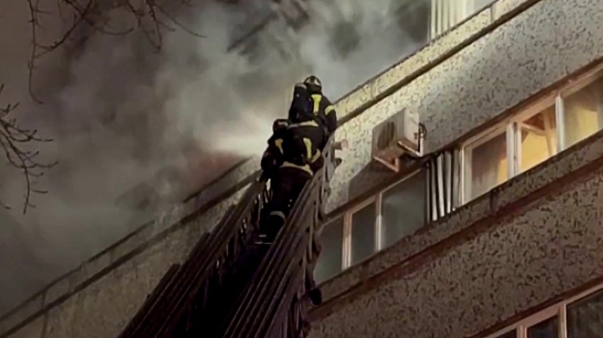 Шесть человек погибли и 20 пострадали при пожаре в отеле «МКМ» в Москве