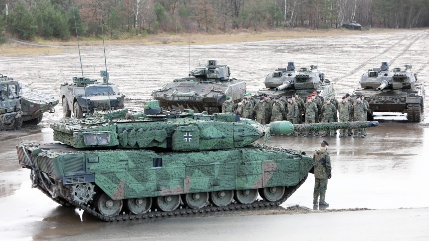 Германия назвала срок отправки на Украину первых танков Леопард