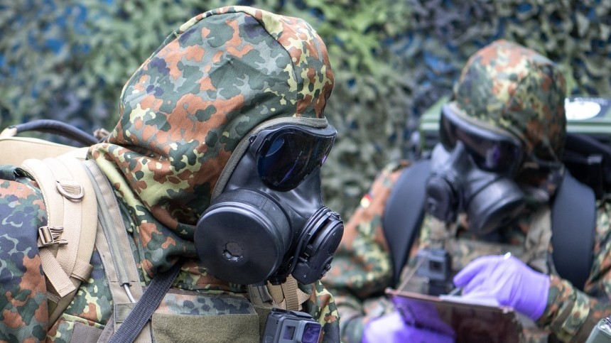 Манипуляция массами: зачем США готовят провокацию со смертельными химикатами на Украине