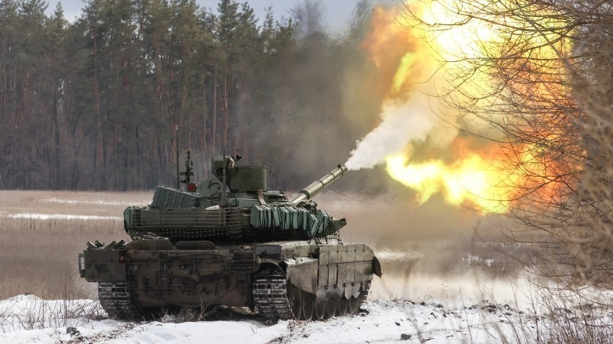 Т-90М идет на прорыв: российские танкисты громят боевиков под Марьинкой