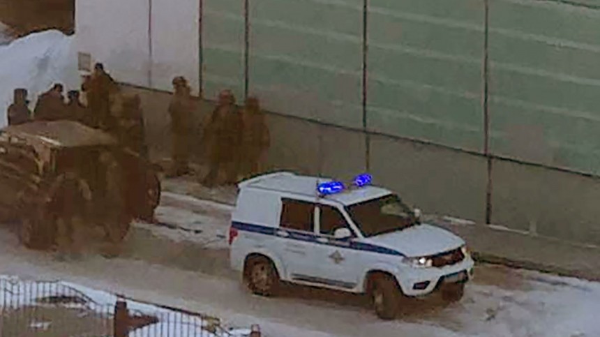 В Нижневартовске задержали мужчину, взявшего сына в заложники