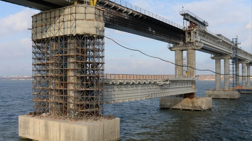 Восстановлен первый пролет железнодорожной части Крымского моста