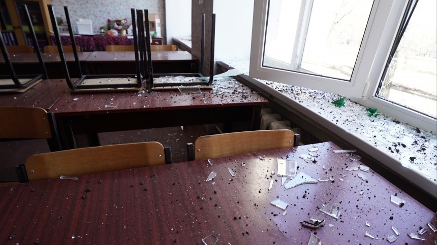 Украинские террористы атаковали школу в Донецке. Есть пострадавшие