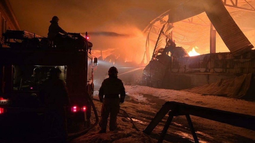 Пожар произошел в Свердловской области на площади 1,6 тыс. кв. м