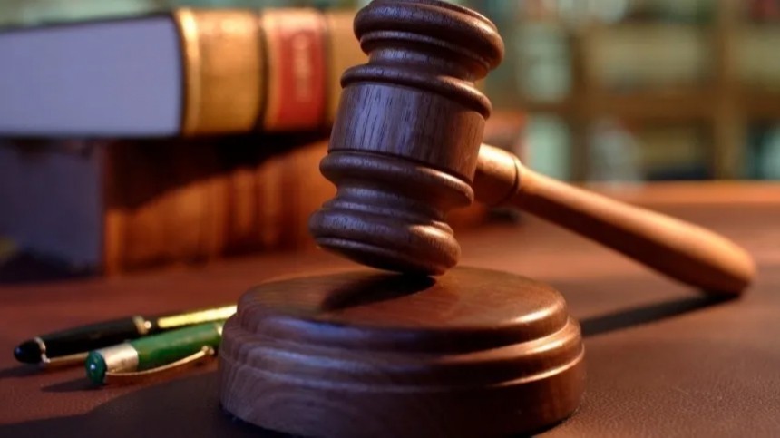 Суд заочно арестовал журналиста Красильщика по делу о фейках про ВС РФ